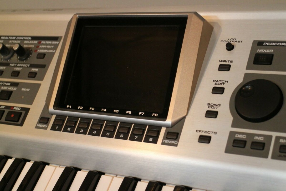 Roland Fantom X6